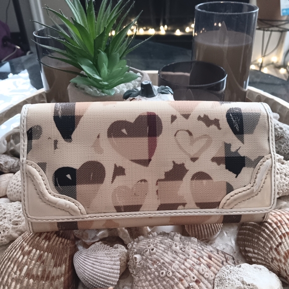 Burberry Heart Patterned Wallet - Picture 1 of 9